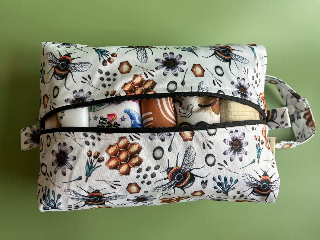 Vintage Bees Reversible Mini Pod